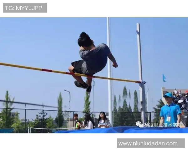 退役足球明星展现跑步风采高清视频回顾运动激情与荣耀时刻